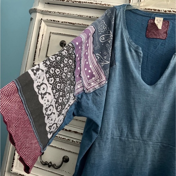 Free People oversized boho handkerchief pattern v-neck pullover Size L - Picture 16 of 16
